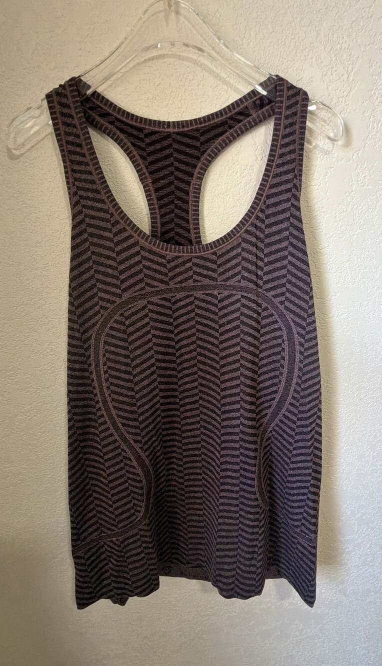 Lululemon Swiftly Tech Racerback Tank Top Size 12 Purple Chevron